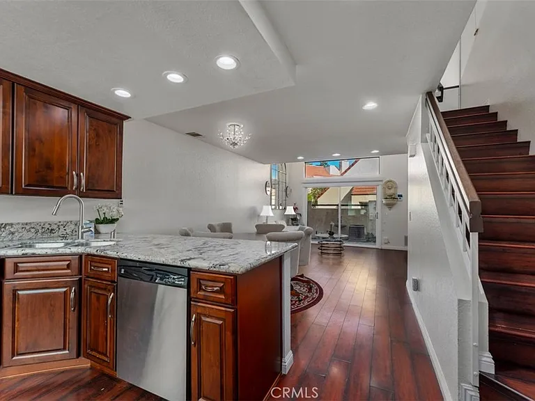 133 Pearl — Photo 3