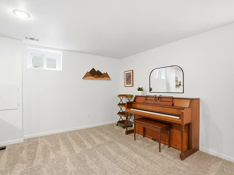6162 Jellison Way — Photo 32