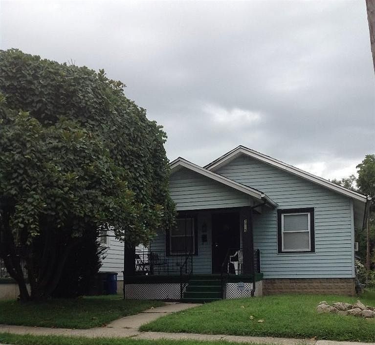 1st image of 2115 Oakridge Dr