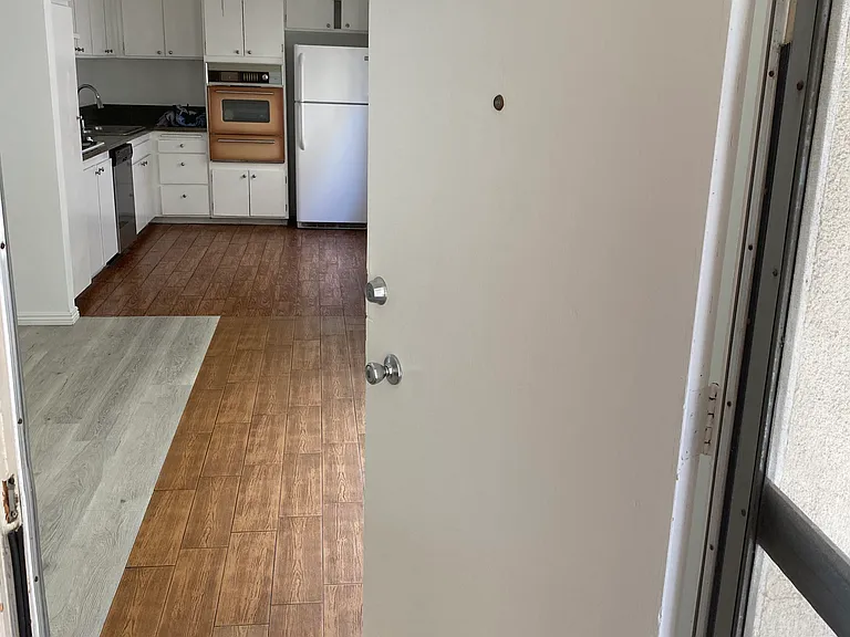 1019 Orange Grove Ave #3 — Photo 8