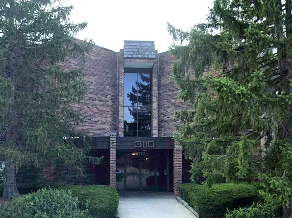3110 Pheasant Creek Dr APT 206, Northbrook, IL 60062