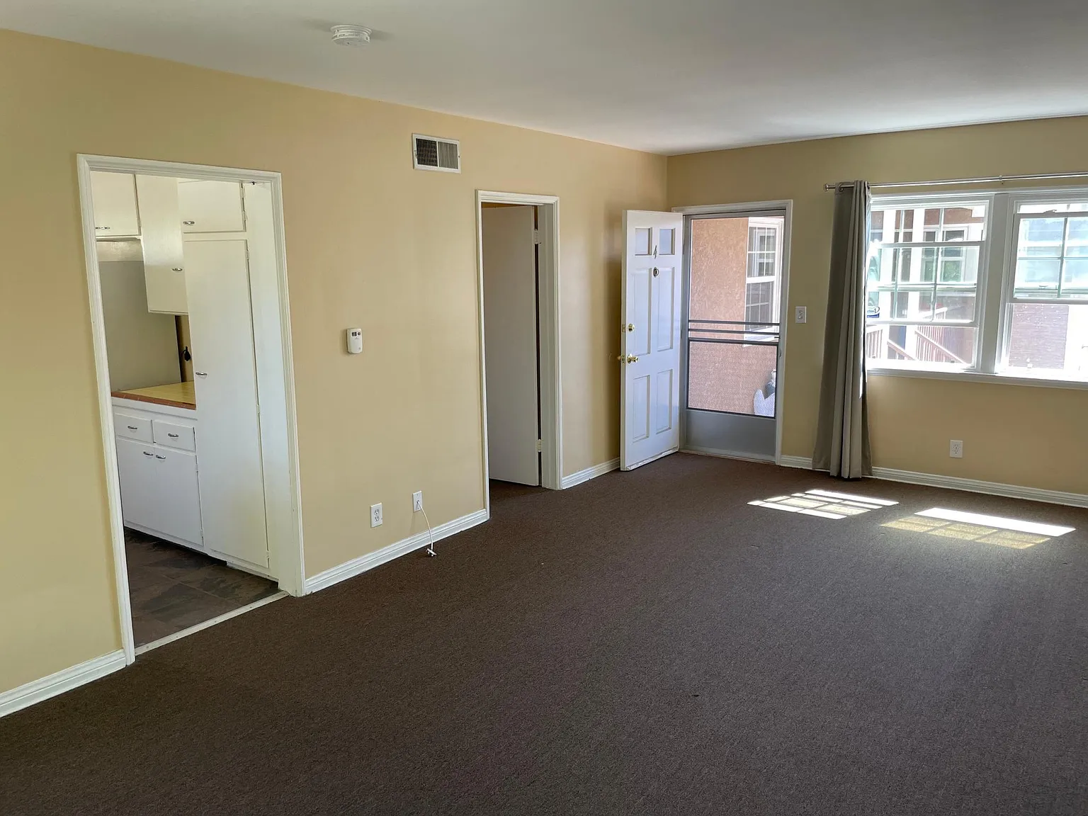 404 Landfair Ave — Photo 2
