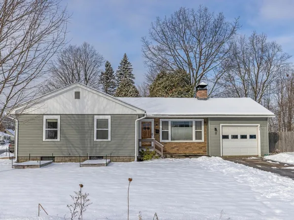 17 South Summit Street, Essex Junction, VT 05452