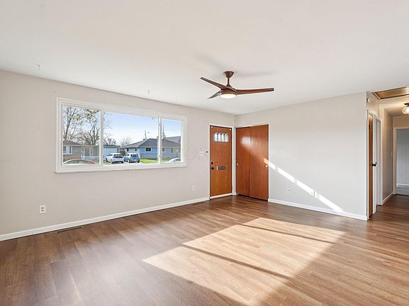 5th image of 2698 Kenny Ln