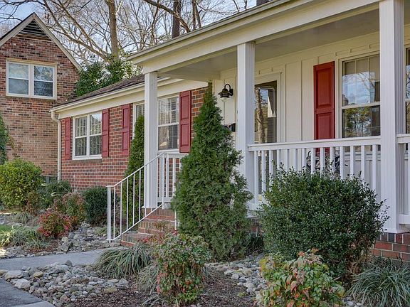 4th image of 709 Plymouth Cir