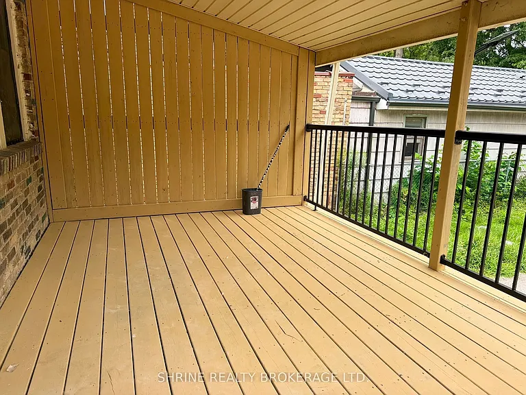 367 Springbank Dr — Photo 22