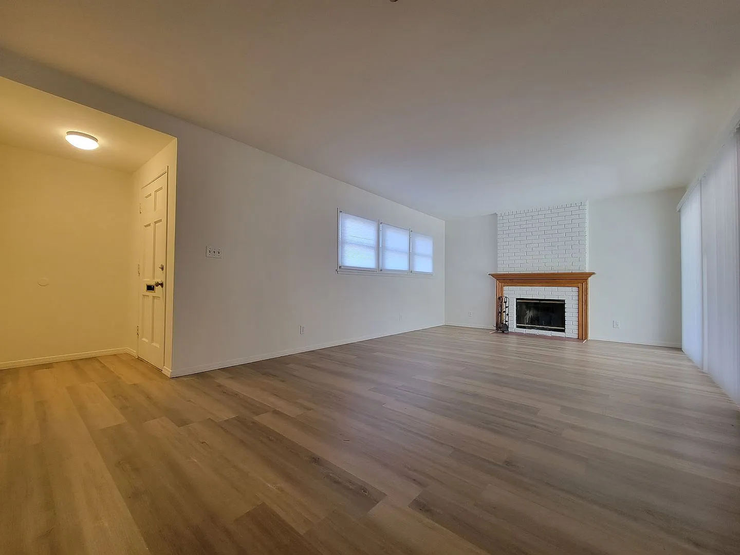 **Price Reduced** Spacious 3 Bedroom Canoga Park House — Photo 2