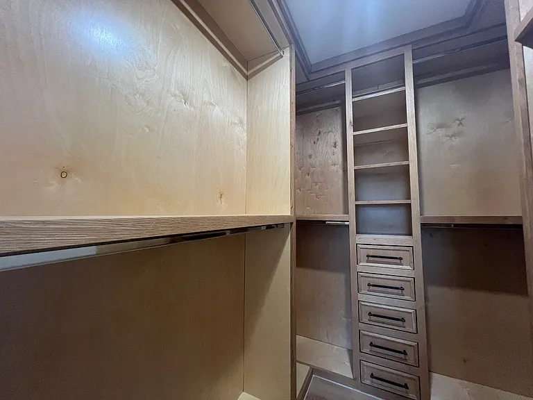 601 N Riverside Dr — Photo 29