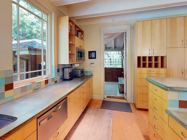 76 Tamalpais Ave — Photo 28