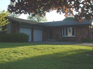 501 S School St, Minier, IL