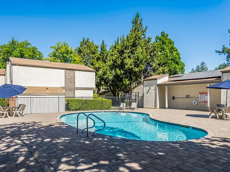 Alvarado Parkside — Photo 1