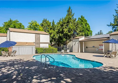 Alvarado Parkside Photo 1