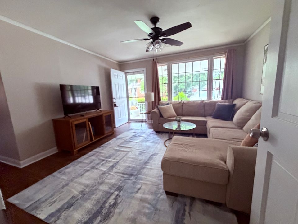 1st image of 416 Poplar St