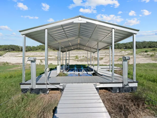 988 Lakeshore Dr N LOT 17-19, Bandera, TX 78003