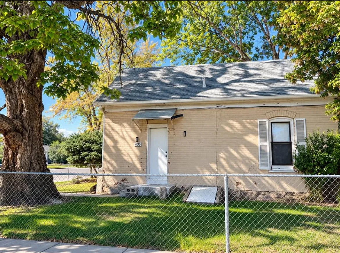 403 N 700 W — Photo 1