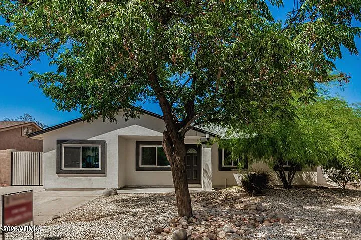 1008 W Watson Dr — Photo 2