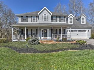 311 Glen Oaks Dr, Johnson City, TN 37615