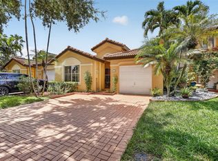 14147 N Forest Oak Cir, Davie, FL 33325