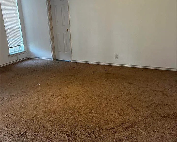 902 Sugarbush Ln — Photo 13