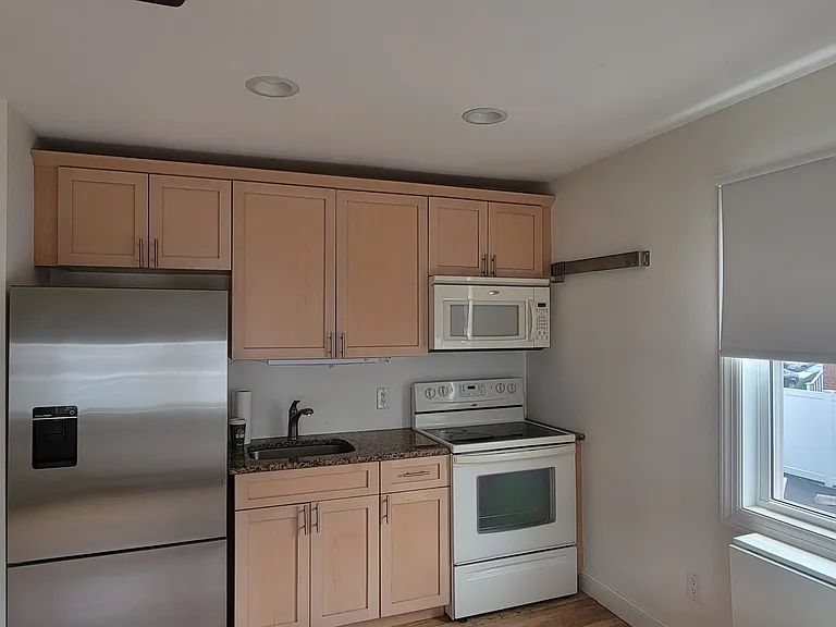 201 2nd Ave #4B — Photo 7
