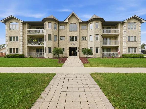 8000 W 84th Pl Unit 3SE, Justice, IL 60458