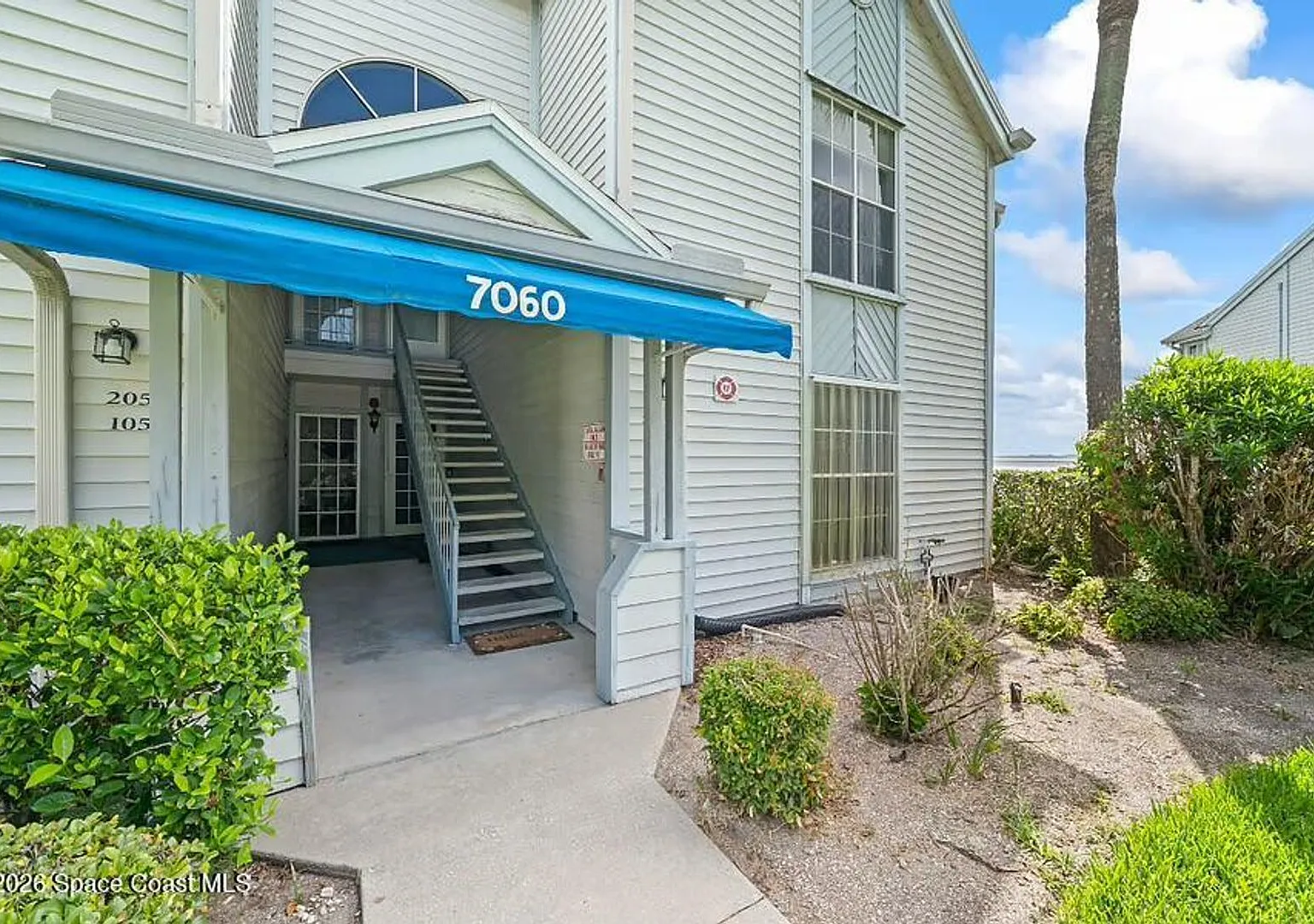 Waterfront Condo — Photo 1