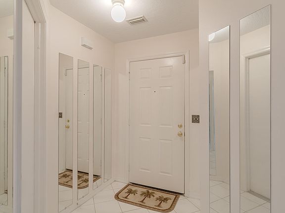 3rd image of 905 Wilshire Ct