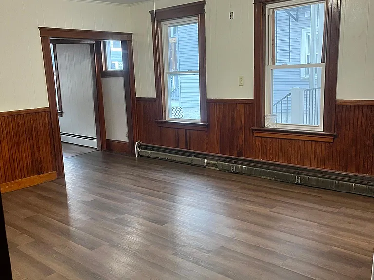 420 Wood Ave #1 — Photo 3