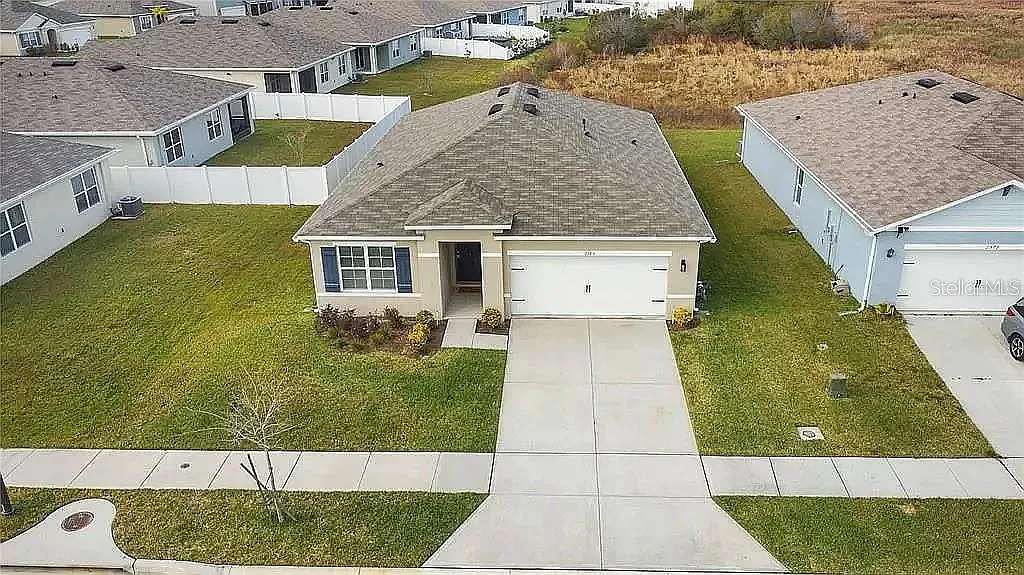 3 bed, 2.0 bath, 1711 sqft, $2,250 — Photo 2