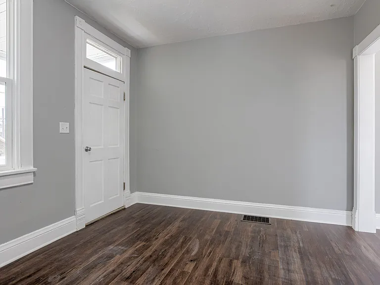 1240 S 15th St — Photo 11