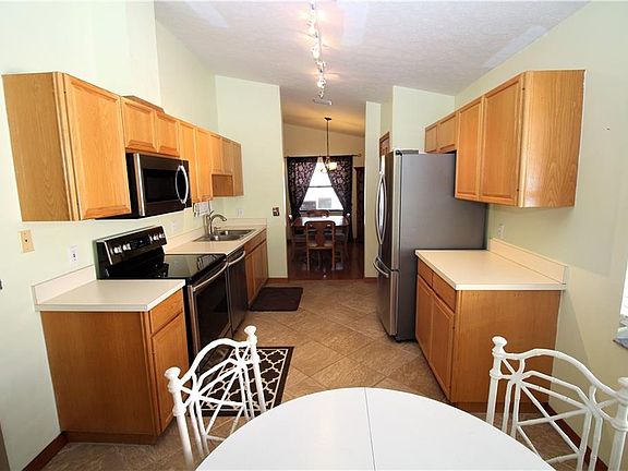 5th image of 9821 Cristina Dr