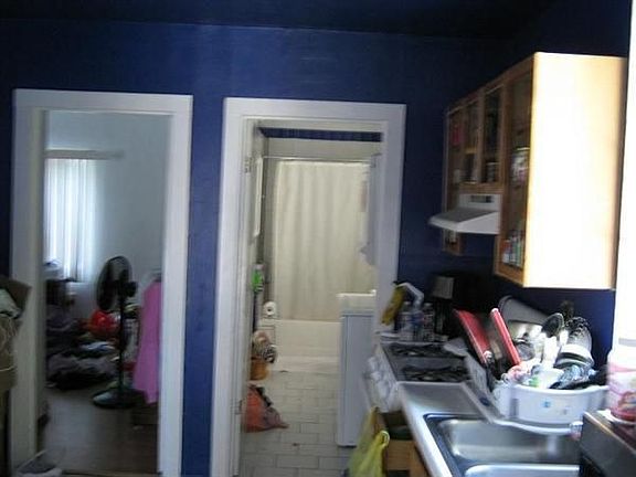 3rd image of 1136 Florida St
