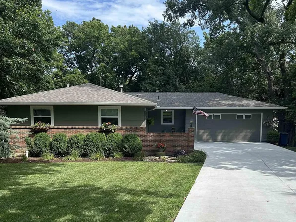 3209 Highland Cir, Manhattan, KS 66503