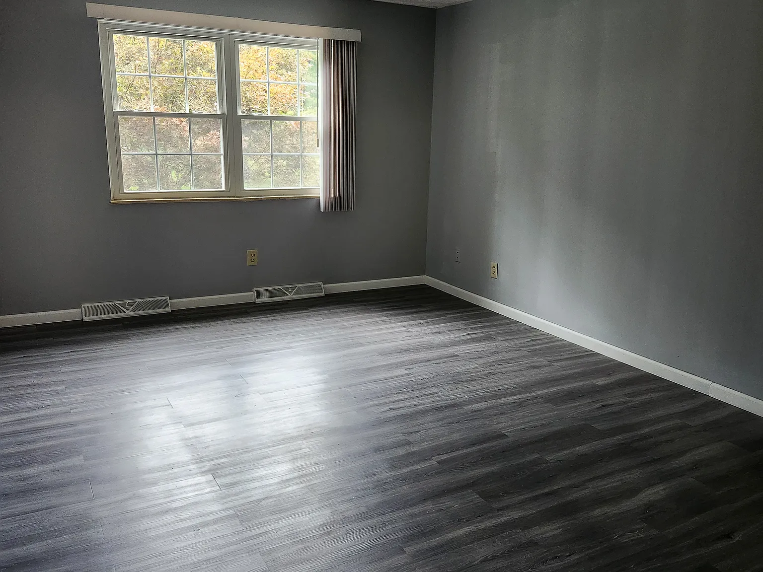2 bed, 1.5 bath, 1350 sqft, $1,300 — Photo 4