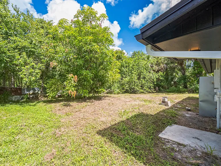 314 W Owens Ave — Photo 18