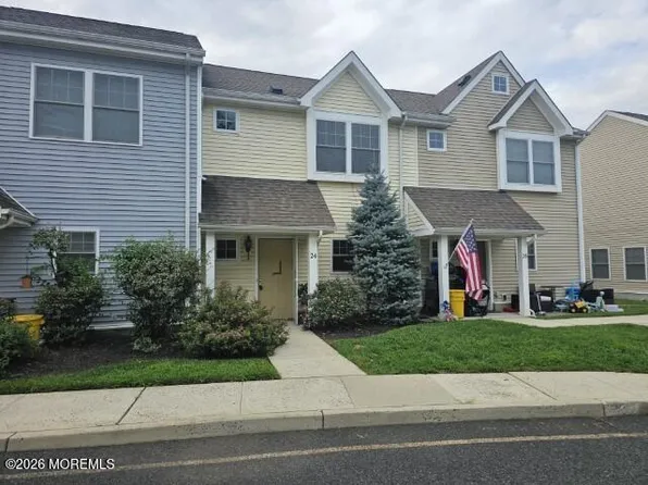 24 Cedar Crossing #16, Red Bank, NJ 07701