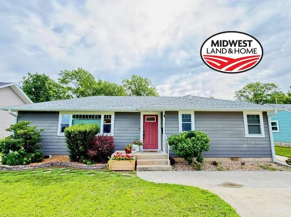916 N 12th St, Marysville, KS 66508