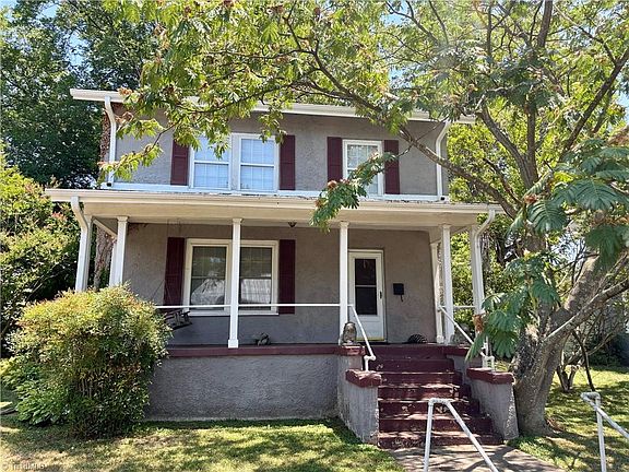 2nd image of 2412 Hubbard St