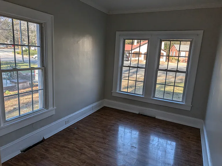 727 Elm St — Photo 5