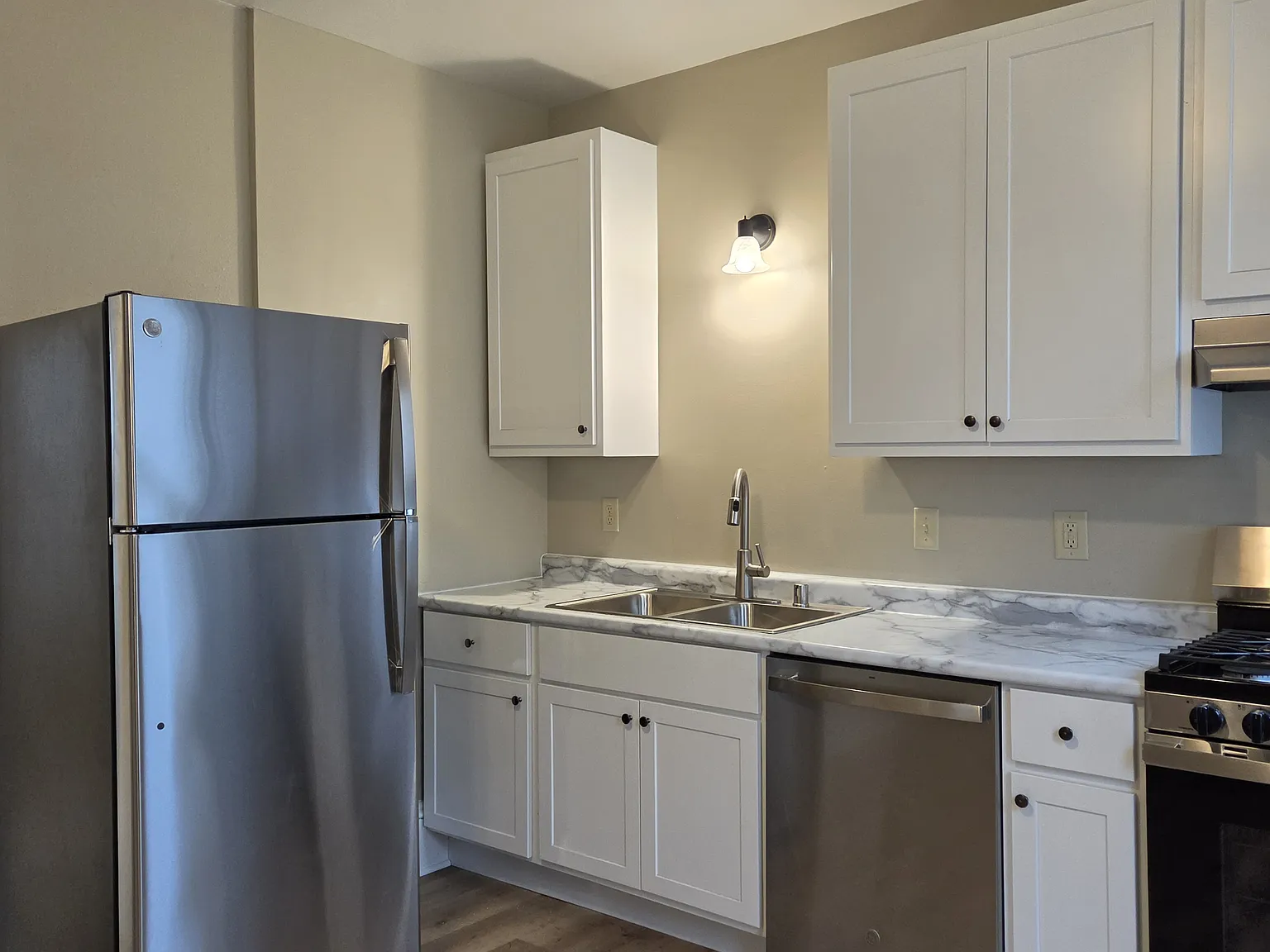 814 E Lincoln Ave — Photo 3