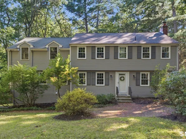 15 Sanctuary Drive, Simsbury, CT 06070