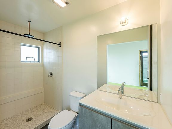 5th image of 1932 Kearney Ave APT 16