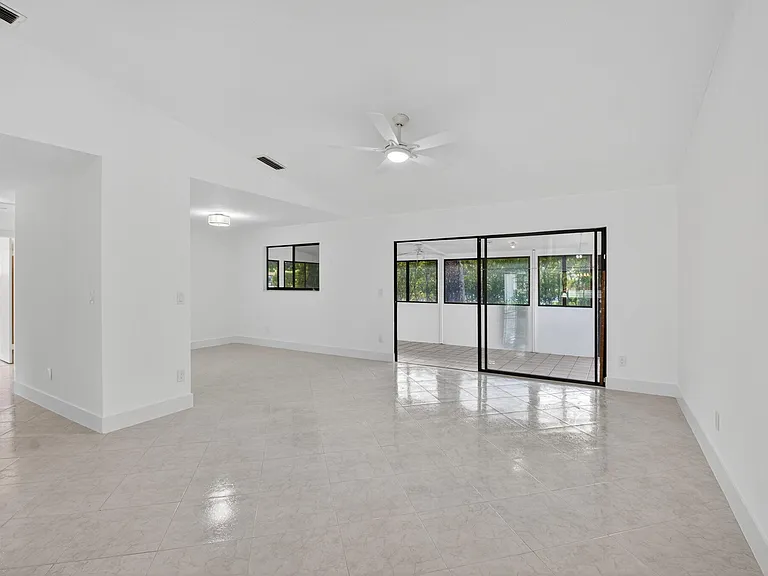29 Fawlkland Cir — Photo 12