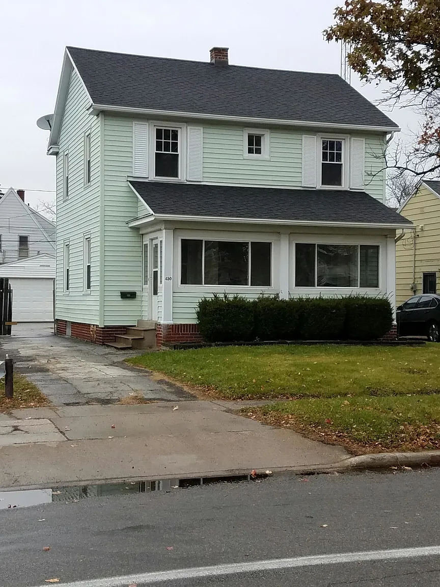 450 Waggoner Blvd photo 1