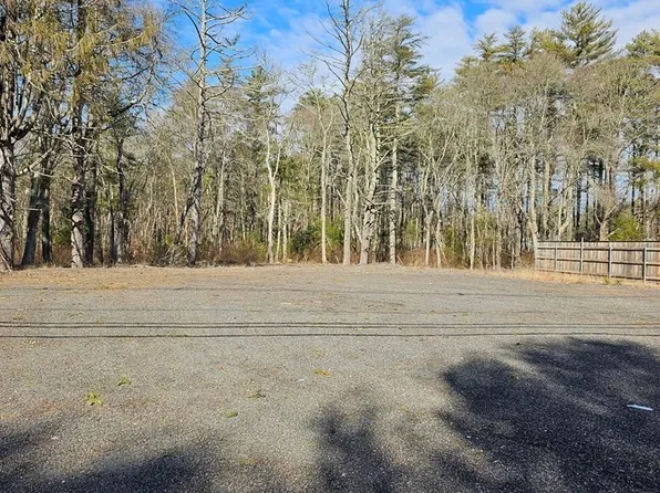 681 Wareham St, Middleboro, MA 02346