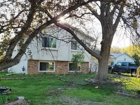 3rd image of 7248 Candlewood Dr N