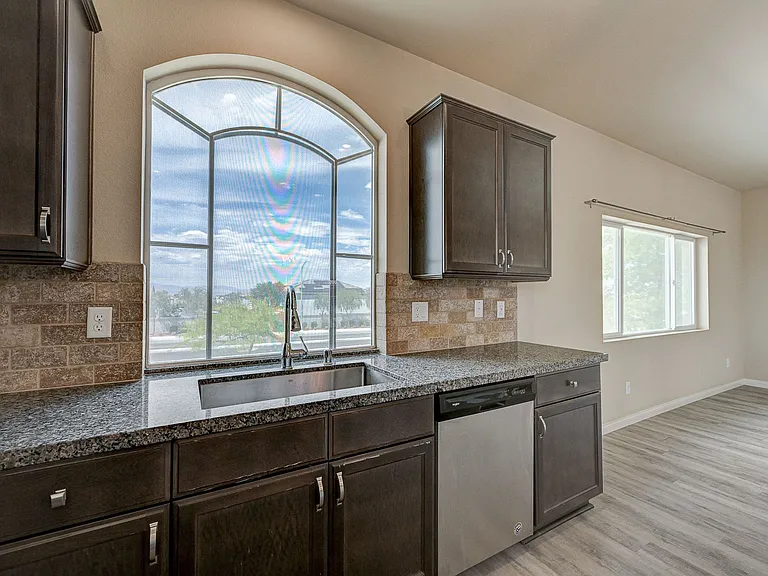 706 Eros Ct — Photo 43