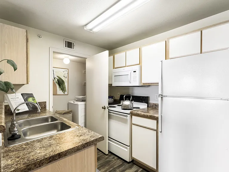 Maison's Landing Apartments — Photo 40