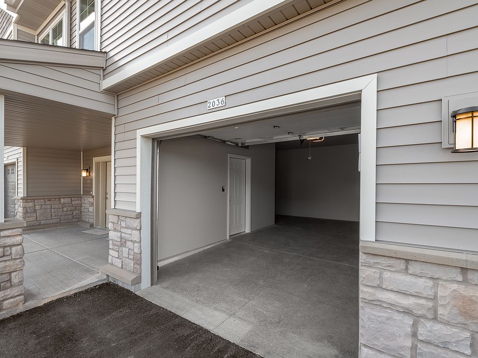 High Bluff Townhomes Attached Garage