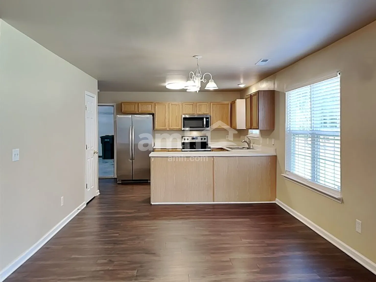 4 bed, 2.5 bath, 2287 sqft, $2,495 — Photo 4